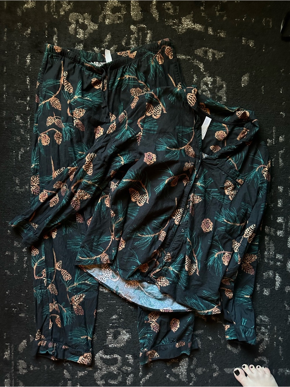 Star’s Above Black & Green pinecone and leaf print pajama set